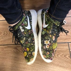 Nike WOMEN'S NIKE JUVENATE SE CASUAL SHOES 8.5